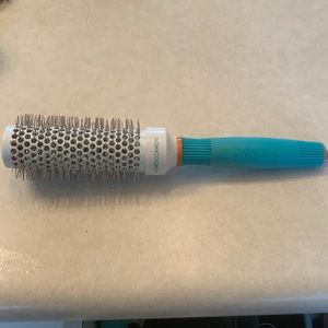 Ceramic hairbrush